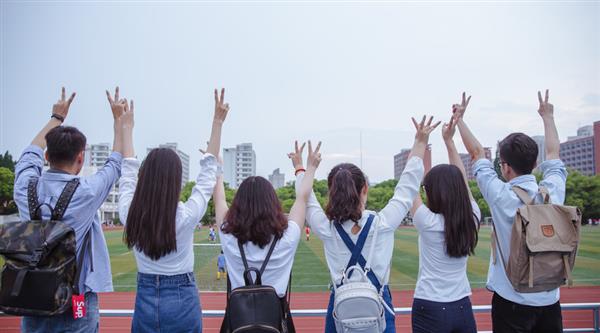 德州乘務學校為你解析空乘專業(yè)前景！